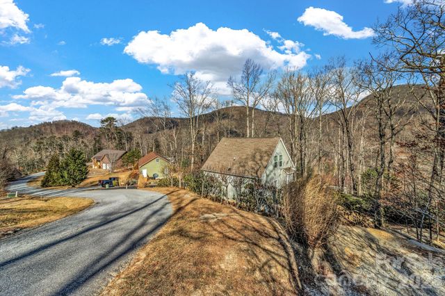 387 Goodview Drive, Hendersonville, NC 28792