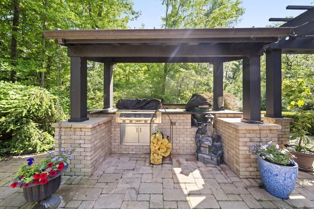 5049 Glenaire Drive, Dublin, OH 43017