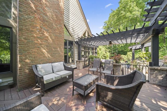 5049 Glenaire Drive, Dublin, OH 43017