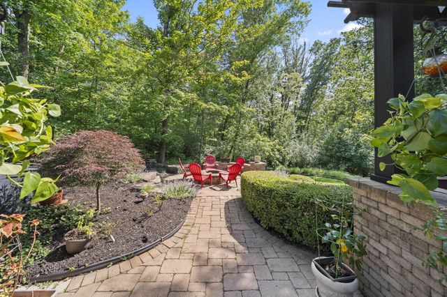 5049 Glenaire Drive, Dublin, OH 43017