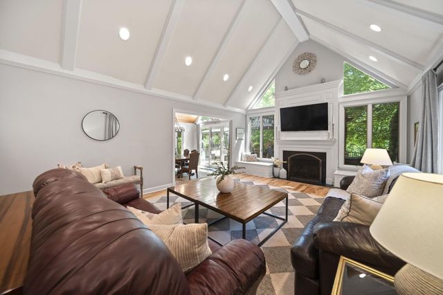 5049 Glenaire Drive, Dublin, OH 43017