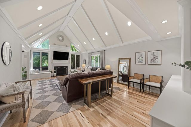 5049 Glenaire Drive, Dublin, OH 43017
