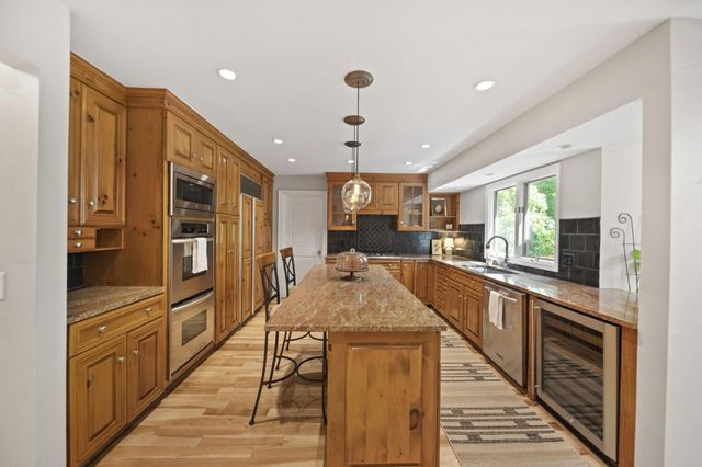 5049 Glenaire Drive, Dublin, OH 43017