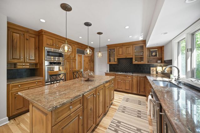 5049 Glenaire Drive, Dublin, OH 43017