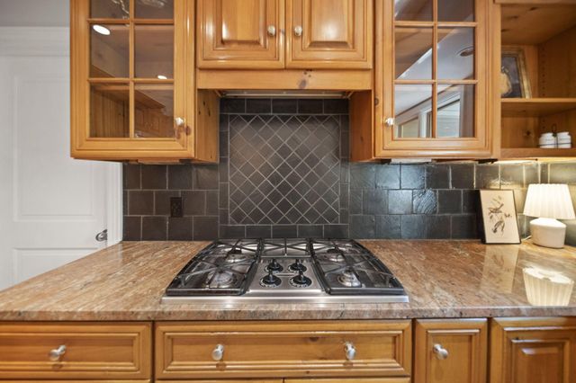 5049 Glenaire Drive, Dublin, OH 43017