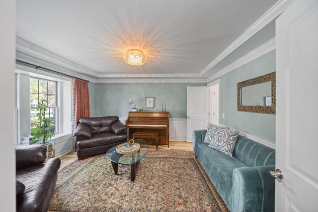 5049 Glenaire Drive, Dublin, OH 43017