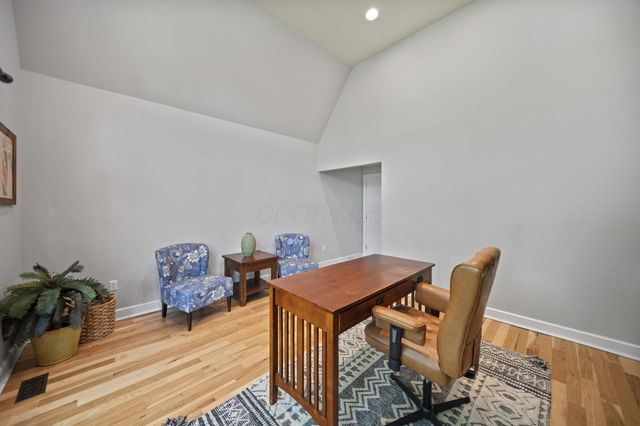 5049 Glenaire Drive, Dublin, OH 43017