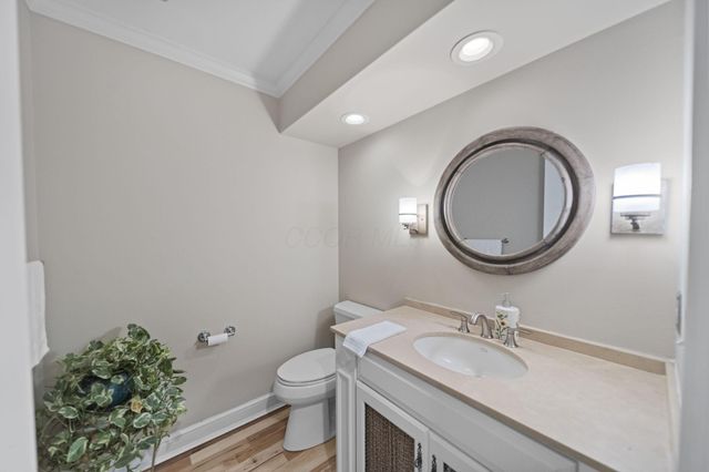 5049 Glenaire Drive, Dublin, OH 43017