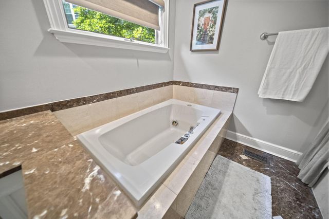 5049 Glenaire Drive, Dublin, OH 43017