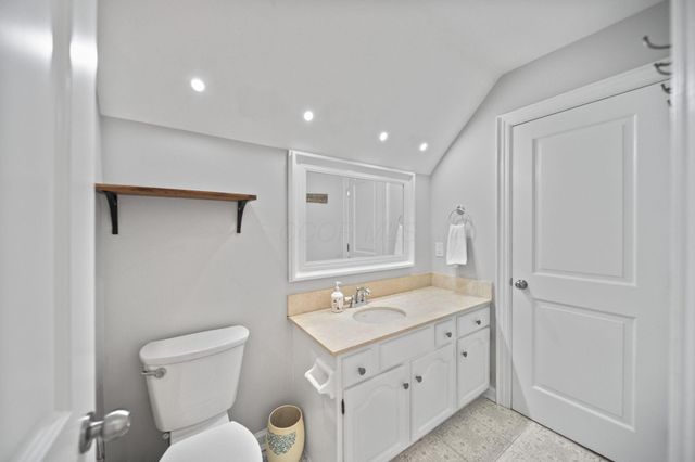 5049 Glenaire Drive, Dublin, OH 43017