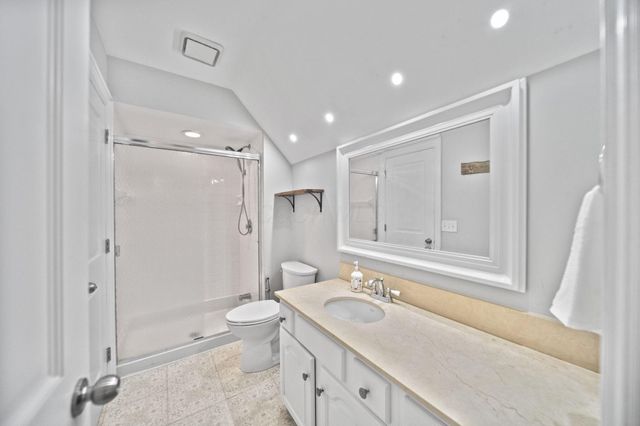 5049 Glenaire Drive, Dublin, OH 43017