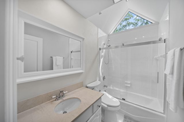 5049 Glenaire Drive, Dublin, OH 43017