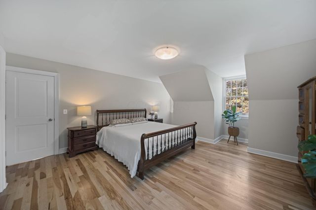 5049 Glenaire Drive, Dublin, OH 43017