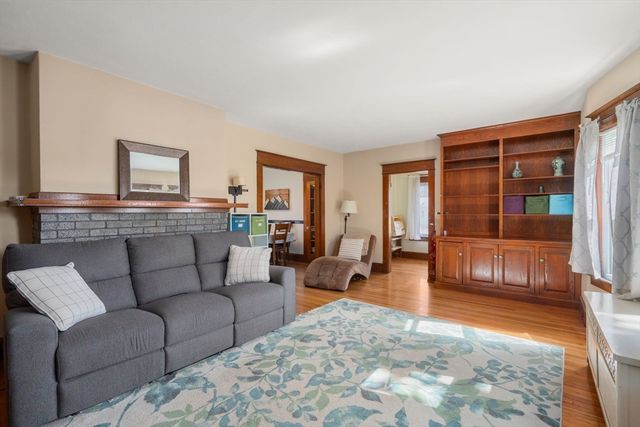 217 Ellsworth Ave, Springfield, MA 01118