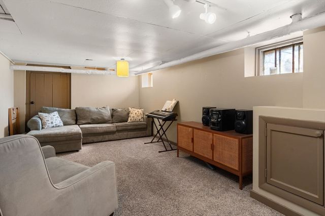217 Ellsworth Ave, Springfield, MA 01118