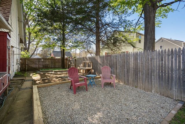217 Ellsworth Ave, Springfield, MA 01118