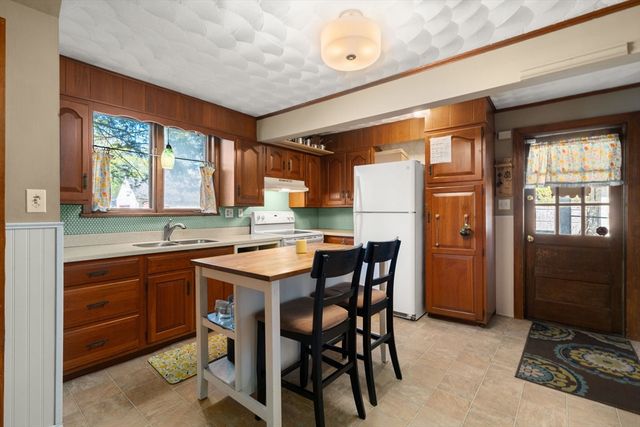 217 Ellsworth Ave, Springfield, MA 01118
