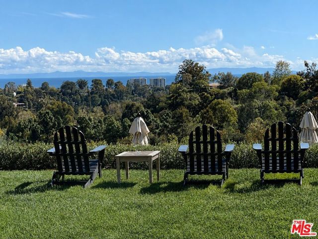 1267 Villa Woods Drive, Pacific Palisades, CA 90272