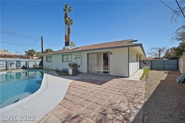 5228 Masters Avenue, Las Vegas, NV 89142