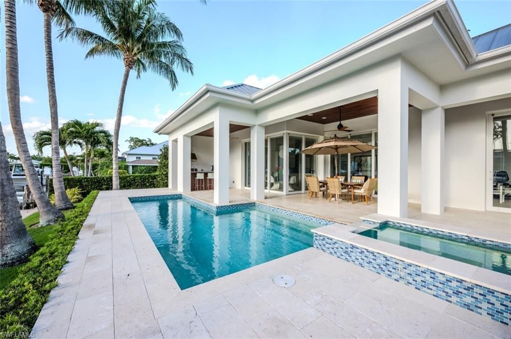 1880 SANDPIPER ST, NAPLES, FL 34102 — photo 4