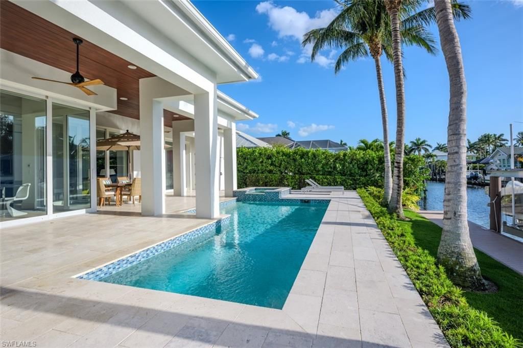 1880 SANDPIPER ST, NAPLES, FL 34102 — photo 5