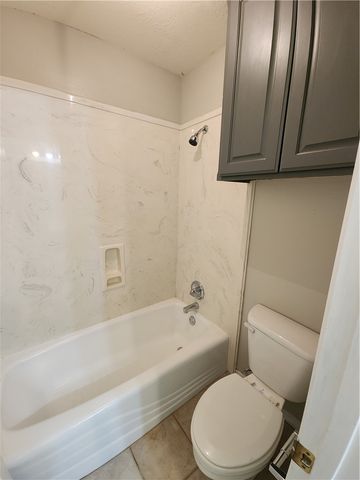 3920 Park Hurst, Bryan, TX 77802