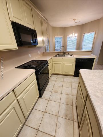 3920 Park Hurst, Bryan, TX 77802