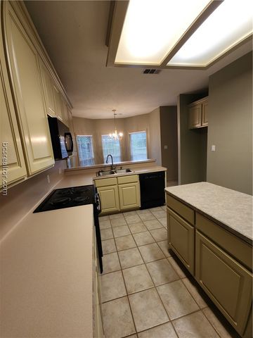 3920 Park Hurst, Bryan, TX 77802
