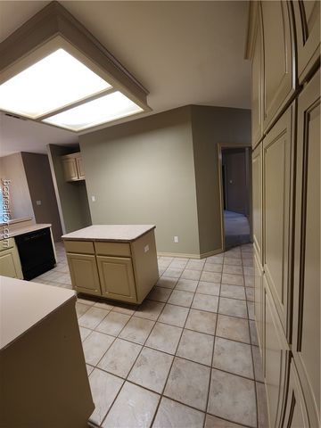 3920 Park Hurst, Bryan, TX 77802