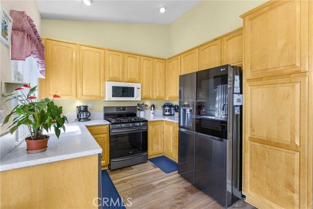 6036 Spanish Trail Cv, Banning, CA 92220