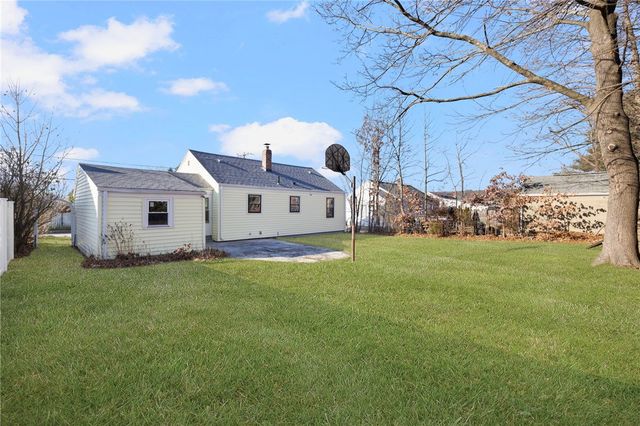 17 Loring Street, Cranston, RI 02920