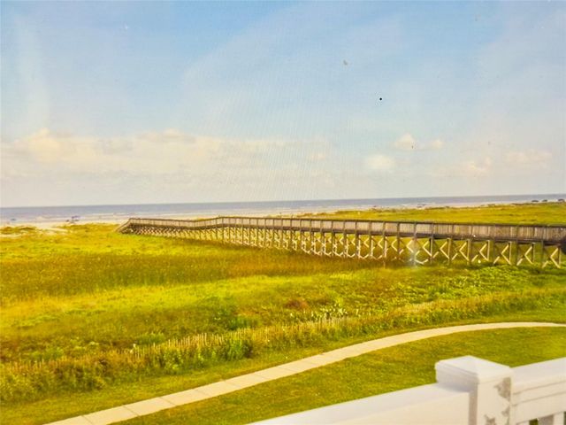 4115 Royal Tern Lane, Galveston, TX 77554