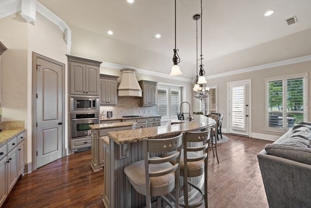 121 Montgomery Drive, Keller, TX 76248 — photo 2