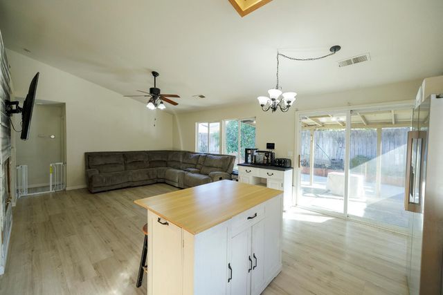 4512 New Hope Ct, Salida, CA 95368