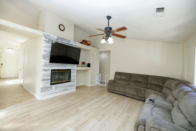 4512 New Hope Ct, Salida, CA 95368