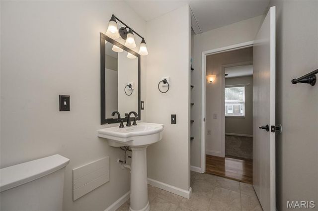 3224 Highgate Lane, St Charles, MO 63301