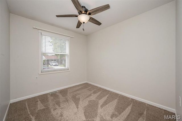 3224 Highgate Lane, St Charles, MO 63301