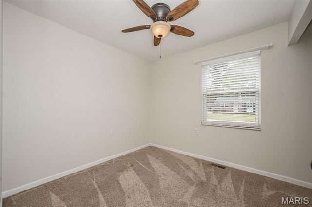 3224 Highgate Lane, St Charles, MO 63301