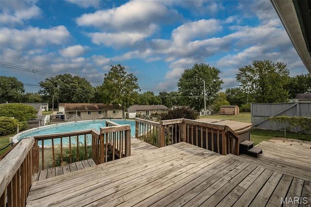 3224 Highgate Lane, St Charles, MO 63301