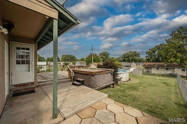 3224 Highgate Lane, St Charles, MO 63301