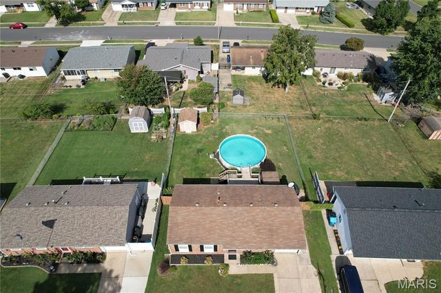 3224 Highgate Lane, St Charles, MO 63301