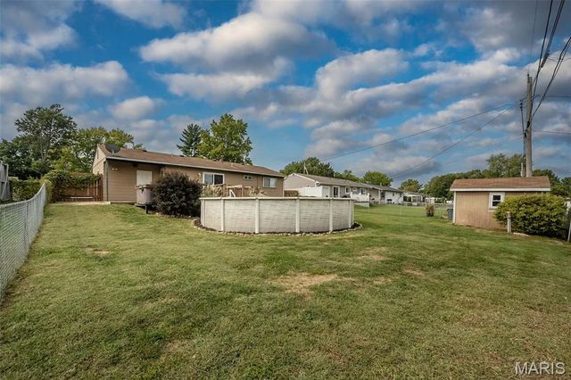 3224 Highgate Lane, St Charles, MO 63301