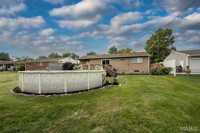 3224 Highgate Lane, St Charles, MO 63301