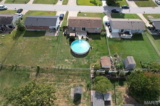 3224 Highgate Lane, St Charles, MO 63301