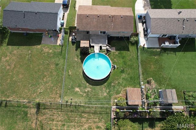 3224 Highgate Lane, St Charles, MO 63301