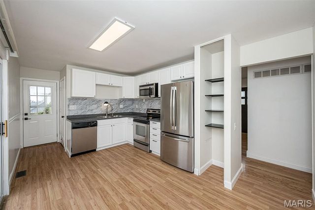 3224 Highgate Lane, St Charles, MO 63301