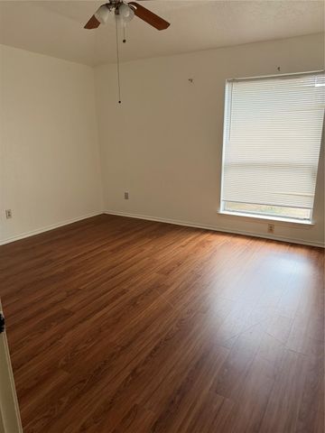8010 Western Trail Drive, Houston, TX 77040