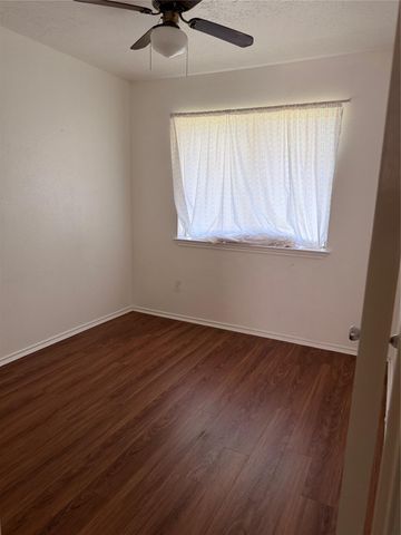 8010 Western Trail Drive, Houston, TX 77040