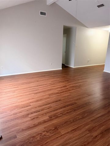 8010 Western Trail Drive, Houston, TX 77040