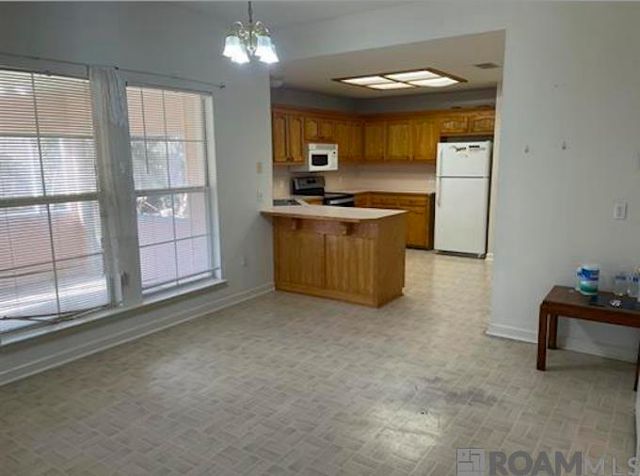 218 Edgehaven Dr, Baton Rouge, LA 70810